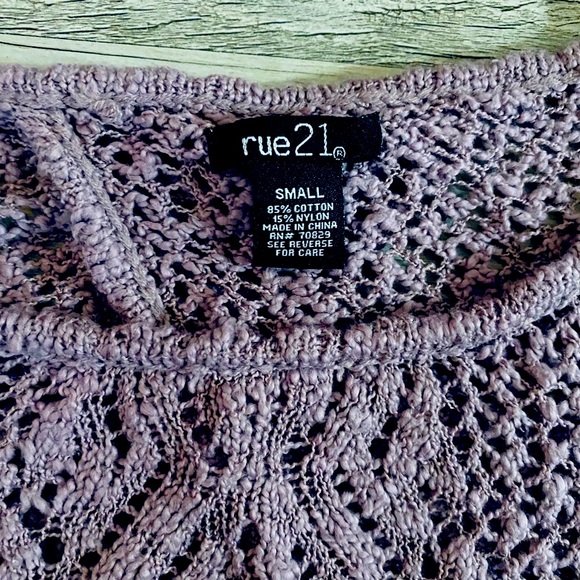 Rue 21 Sweater, Matching Necklace & Spray - Picture 10 of 14